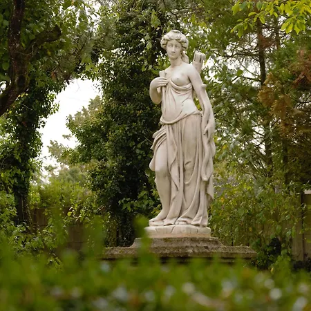 Pavillon De Diane, Le Malesherbois Ollainville