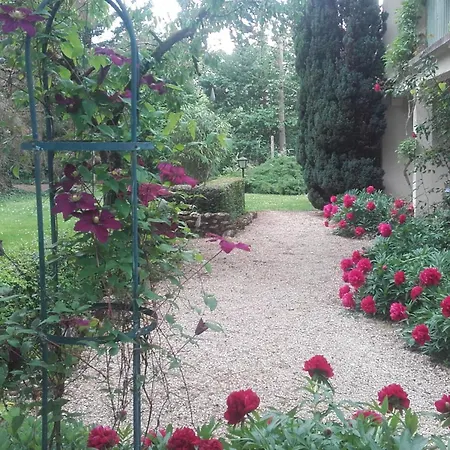 Pavillon De Diane, Le Malesherbois Homestay Ollainville